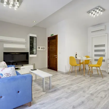 Splendid Apartment, Steps Away From The Sea Sliema
