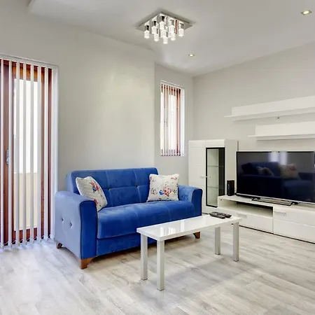 Splendid Apartment, Steps Away From The Sea Apartment
