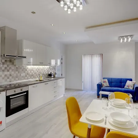 아파트 Splendid Apartment, Steps Away From The Sea 슬리에마