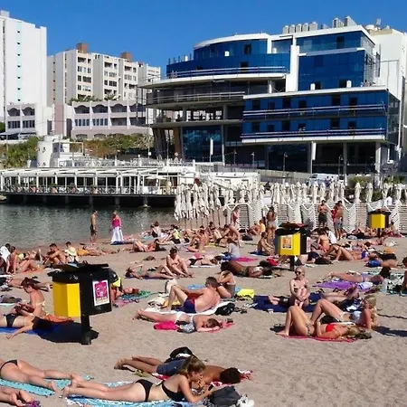 Apartment Splendid Apartment, Steps Away From The Sea