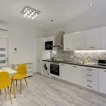 Apartment Splendid Apartment, Steps Away From The Sea Sliema