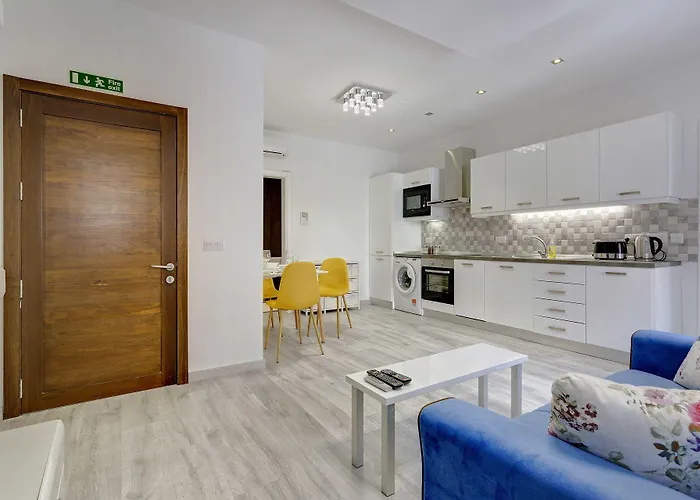 아파트 Splendid Apartment, Steps Away From The Sea *