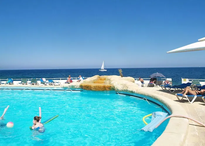 Splendid Apartment, Steps Away From The Sea *